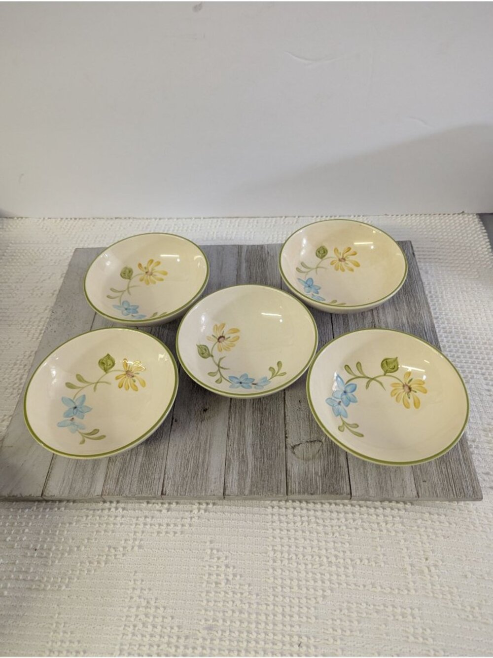 Vintage Franciscan DAISY Set of 5 Dessert Berry Bowls 5 1/8"